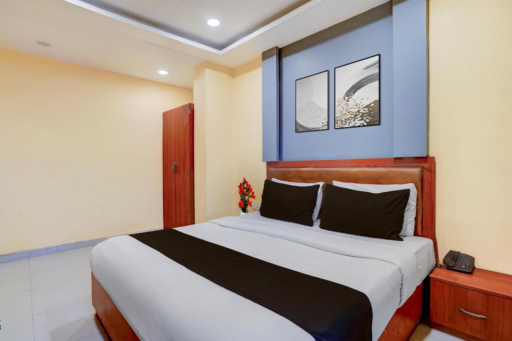 Super Oyo Collection O Bhu Road Varanasi Formerly Hotel Swarna Banquet — Photos 3