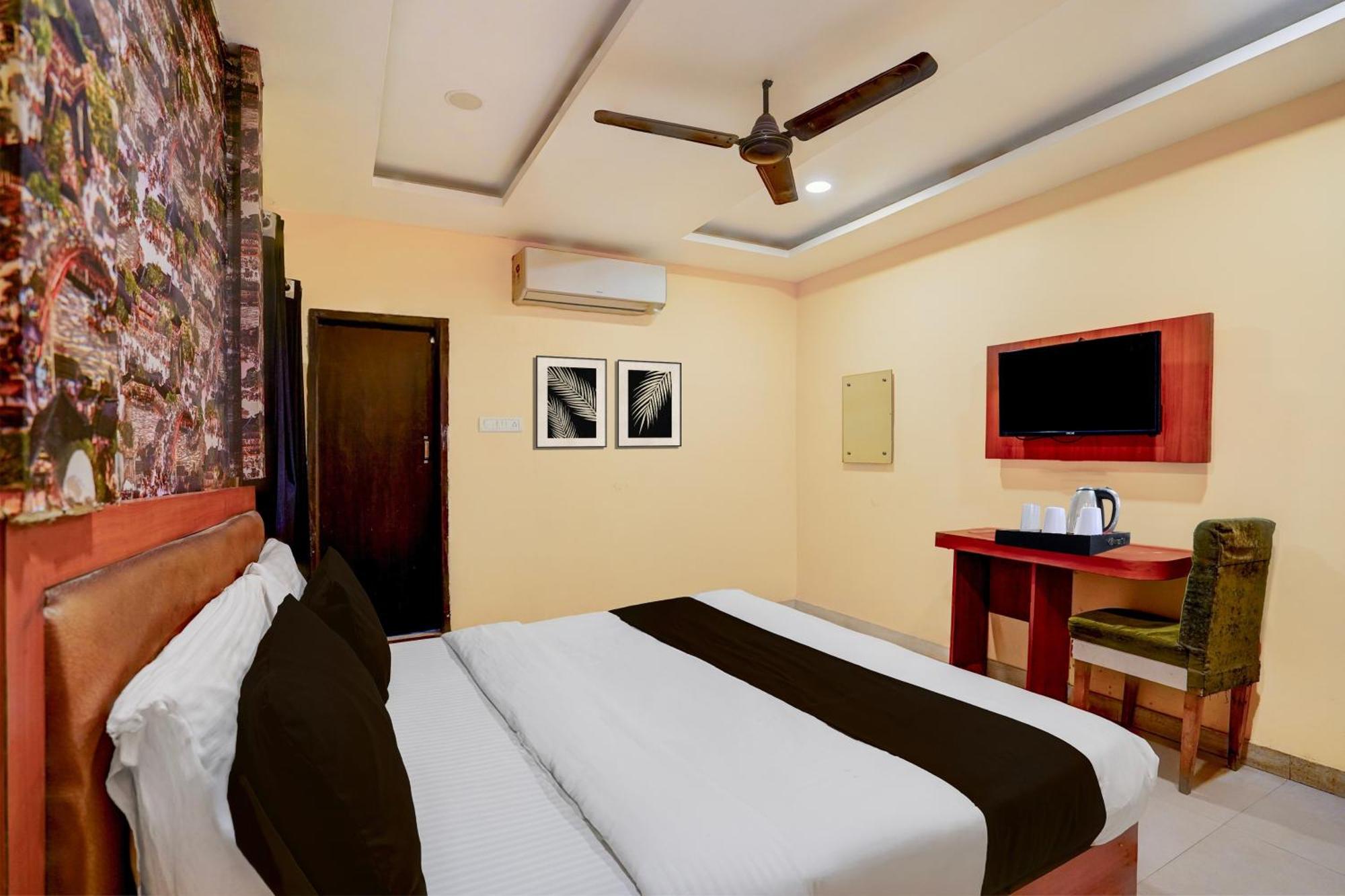 Super Oyo Collection O Bhu Road Varanasi Formerly Hotel Swarna Banquet — Photos 2
